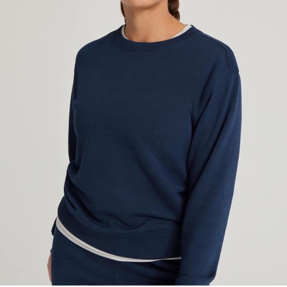 Allbirds women’s R&R crewneck sweatshirt in Nay- Organic cotton & hemp